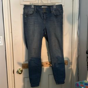 Torrid skinny Jeggings S:16R High rise waist